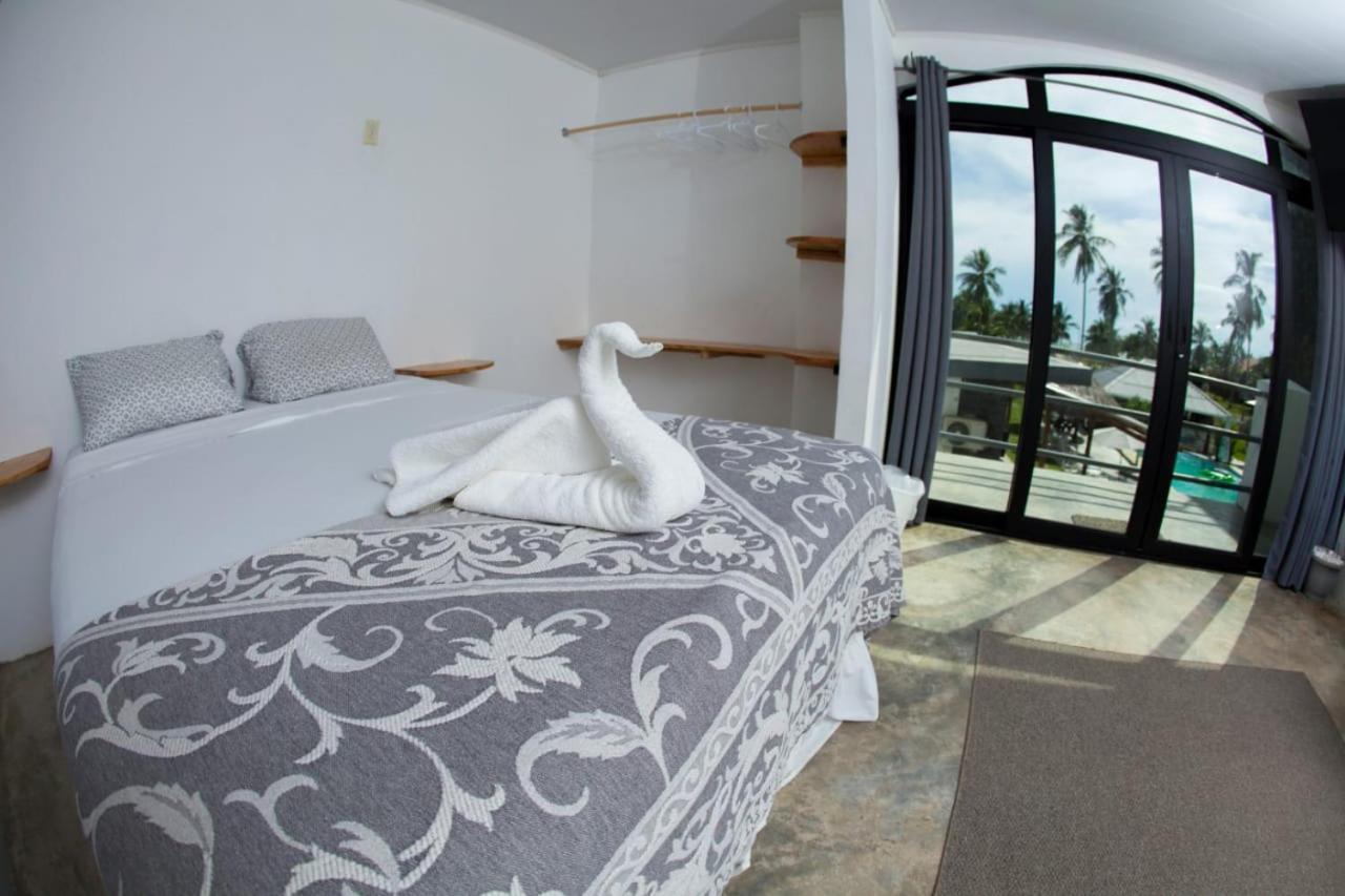 Show Pony Beach Resort And Suites Las Lajas  Exterior foto