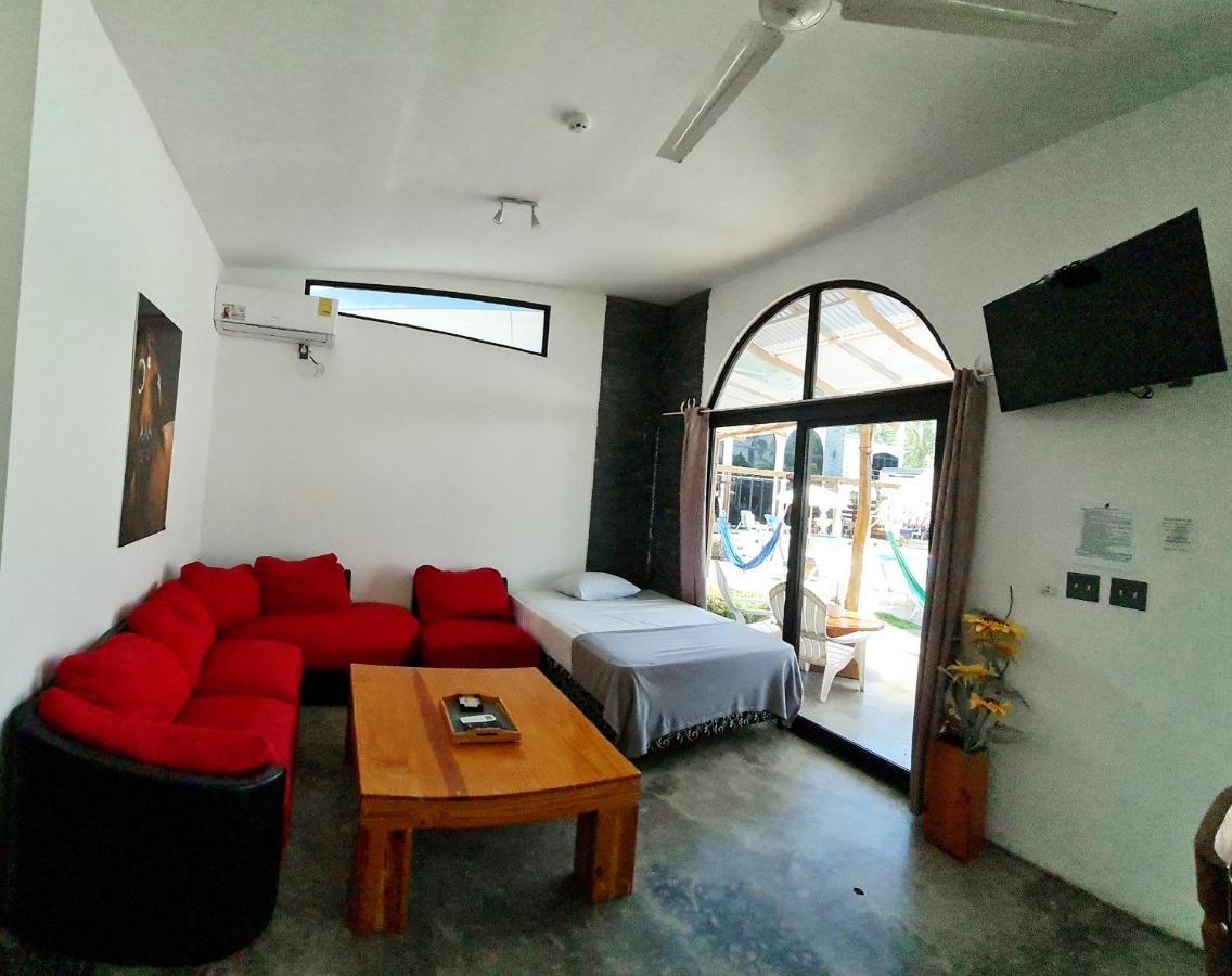 Show Pony Beach Resort And Suites Las Lajas  Exterior foto