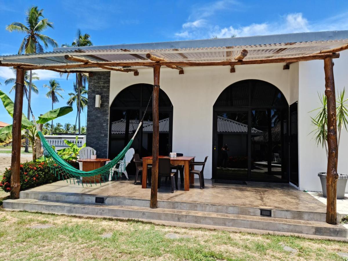 Show Pony Beach Resort And Suites Las Lajas  Exterior foto