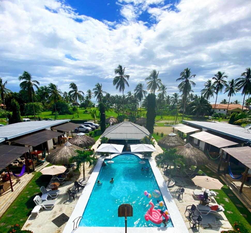 Show Pony Beach Resort And Suites Las Lajas  Exterior foto