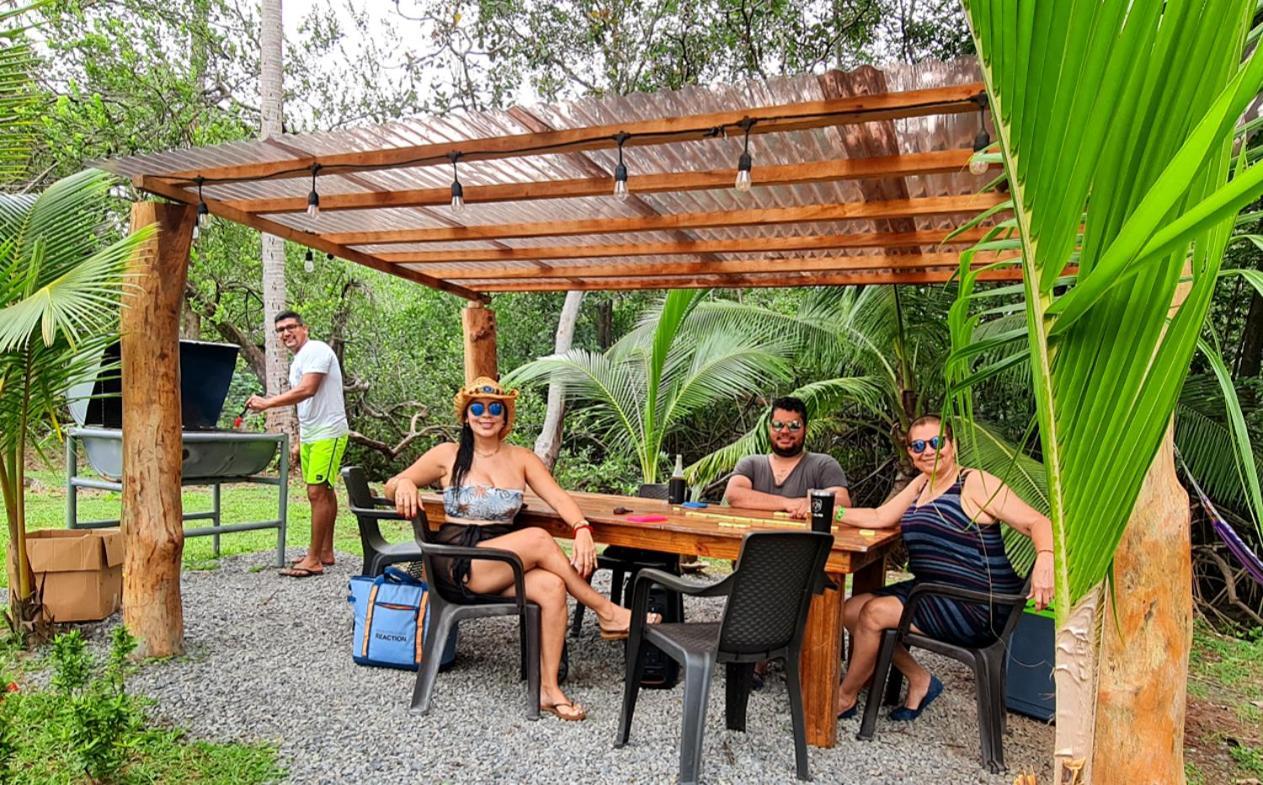 Show Pony Beach Resort And Suites Las Lajas  Exterior foto
