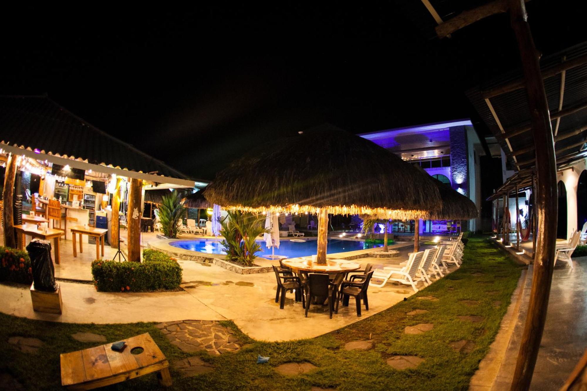 Show Pony Beach Resort And Suites Las Lajas  Exterior foto