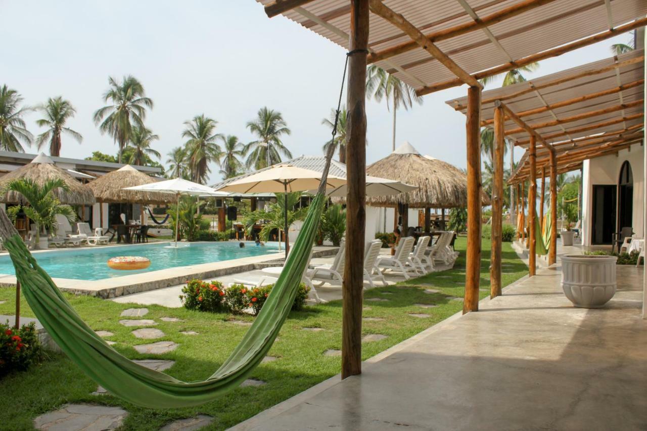 Show Pony Beach Resort And Suites Las Lajas  Exterior foto